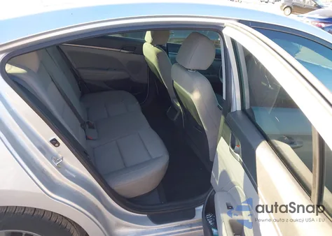 2018 Hyundai Elantra Value Edition z USA, uszkodzony, nr VIN KMHD84LF5JU461072